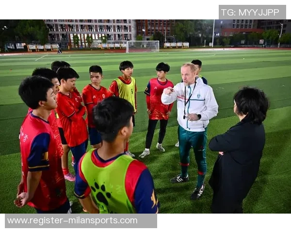 实时新闻南京足球队实力引发热议球迷对球队表现的不同看法与争论